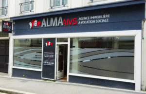 Devanture de l'agence AIVS Alma